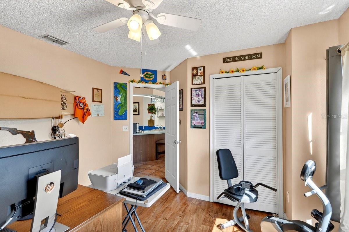 Image 20 of 45 For 3044 Yorkshire Drive