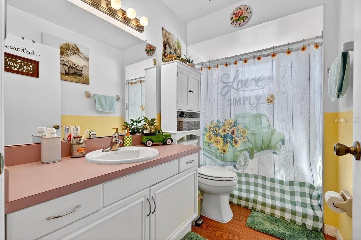 Image 21 of 45 For 3044 Yorkshire Drive