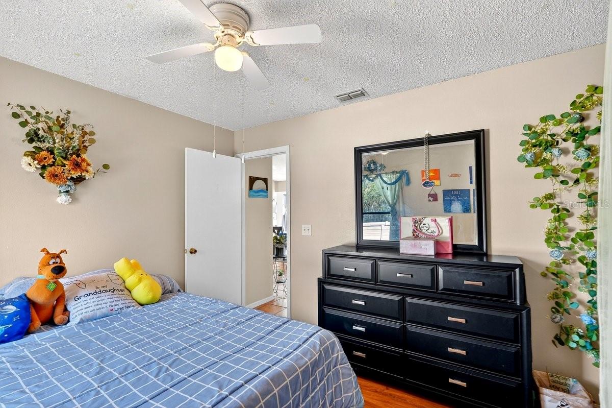 Image 23 of 45 For 3044 Yorkshire Drive