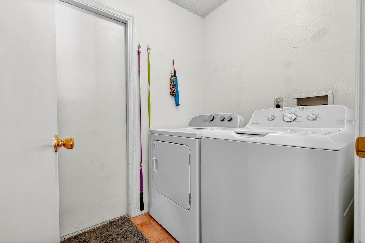 Image 24 of 45 For 3044 Yorkshire Drive