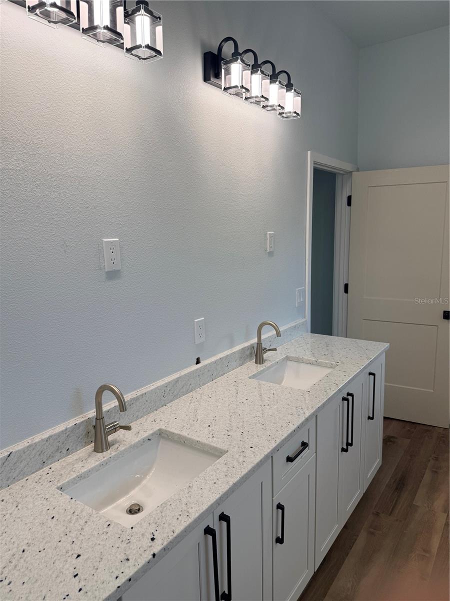 Image 10 of 21 For 1623 Magnolia Avenue