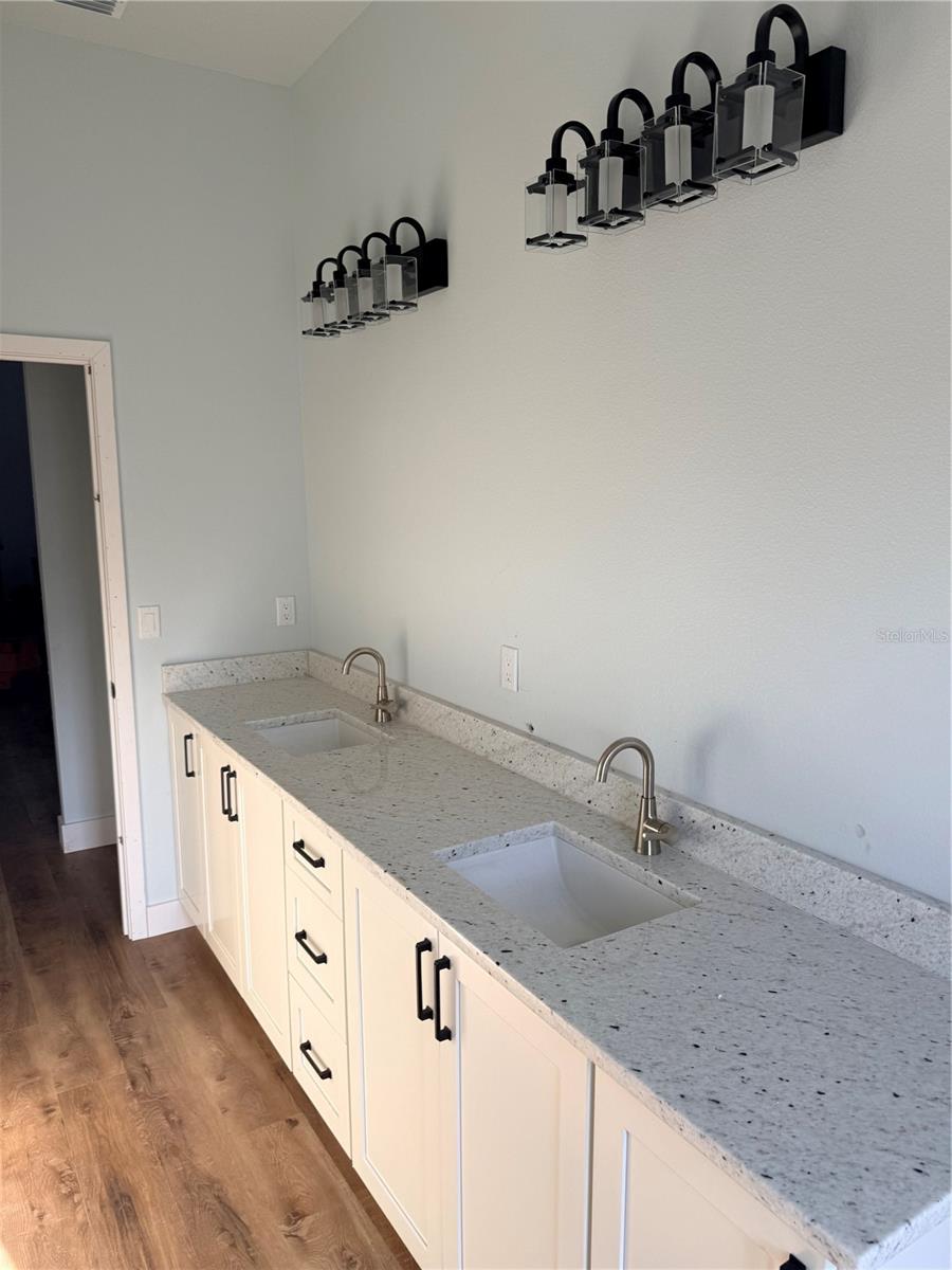 Image 11 of 21 For 1623 Magnolia Avenue