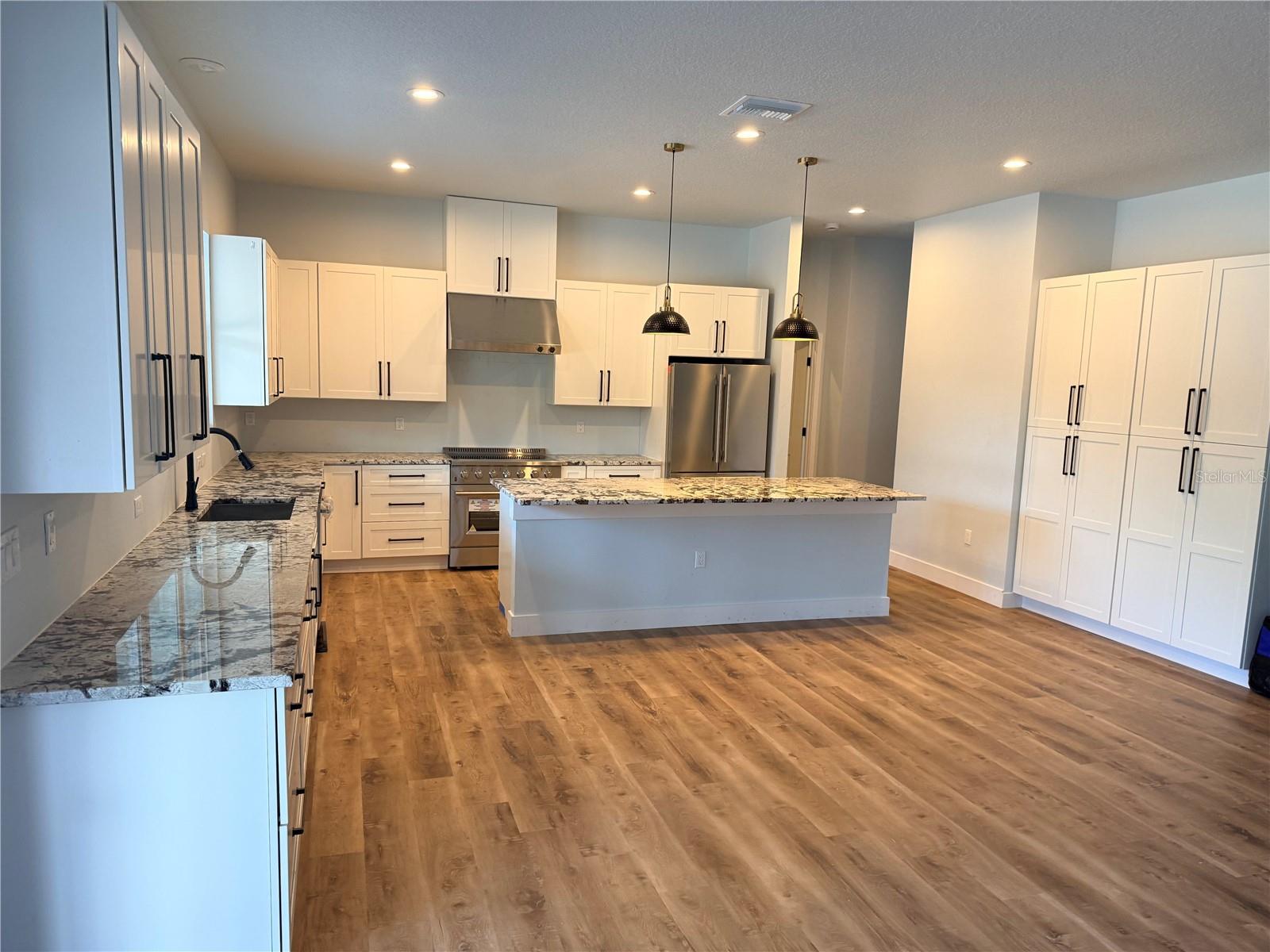 Image 6 of 21 For 1623 Magnolia Avenue