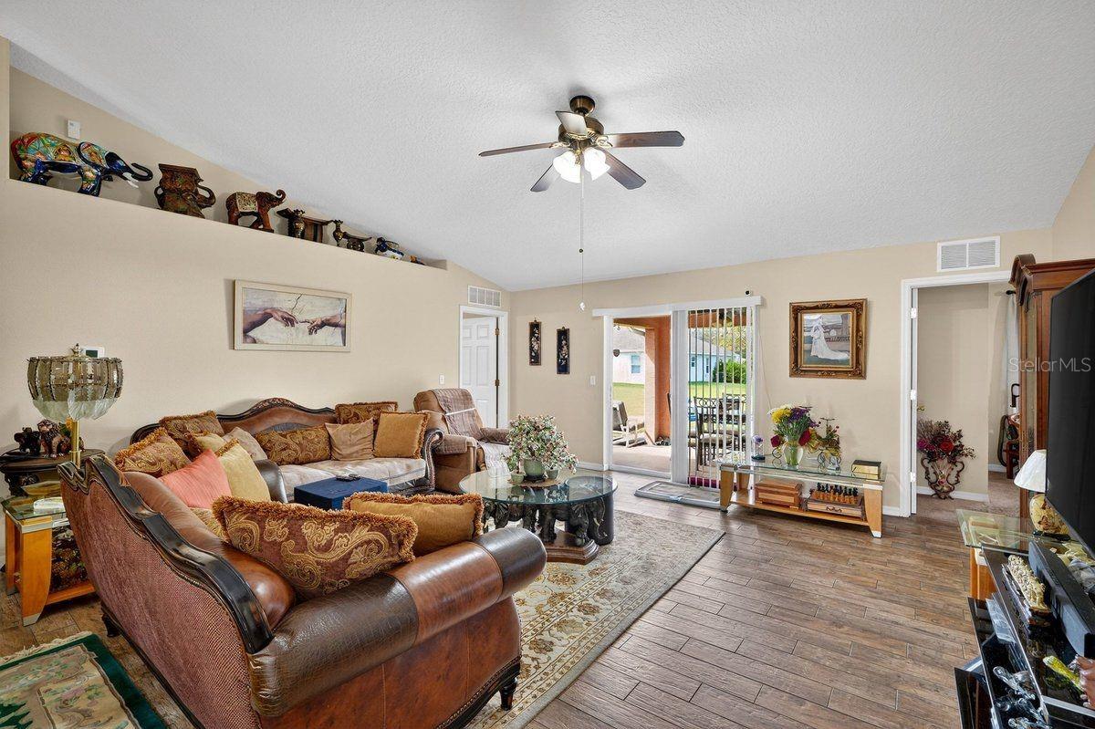 Image 10 of 47 For 26 Pacific Drive