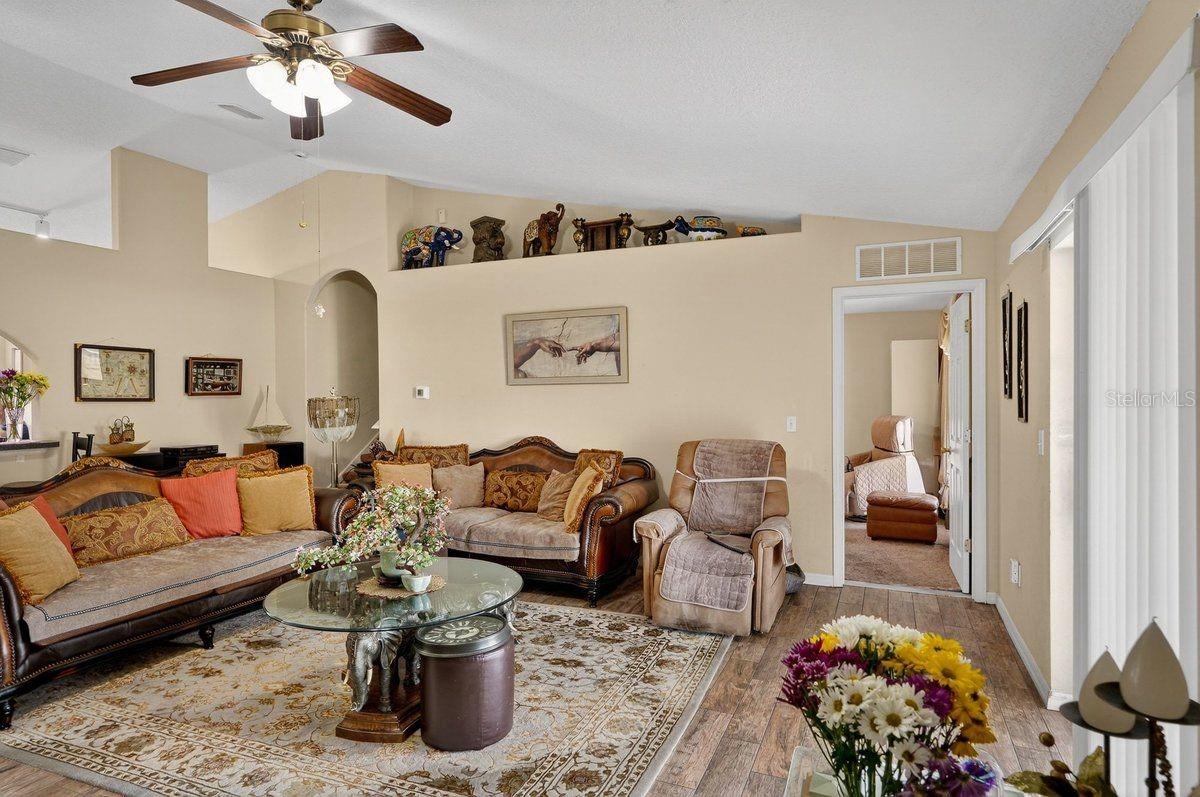 Image 11 of 47 For 26 Pacific Drive