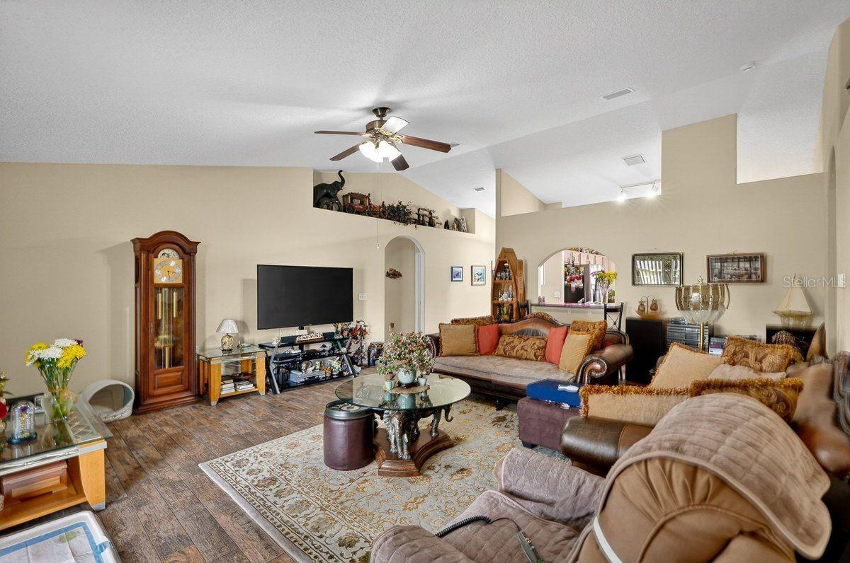 Image 13 of 47 For 26 Pacific Drive