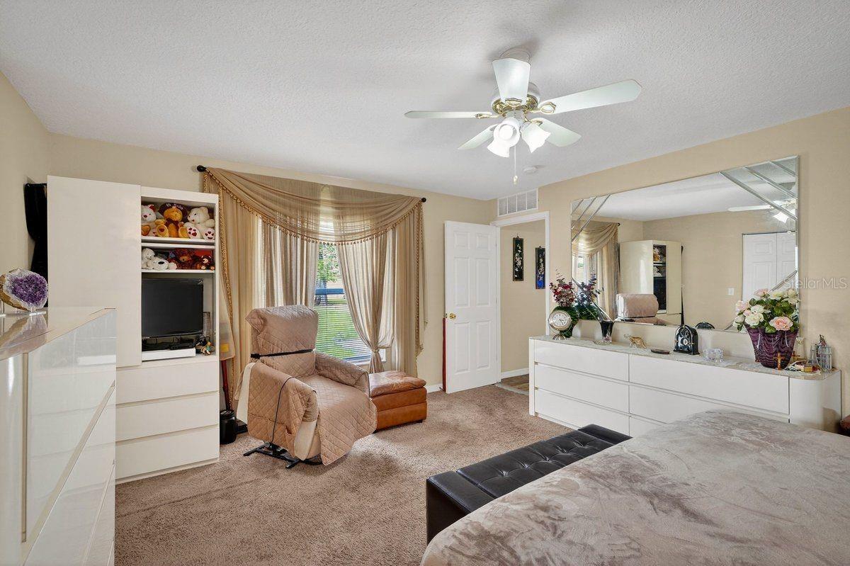 Image 18 of 47 For 26 Pacific Drive