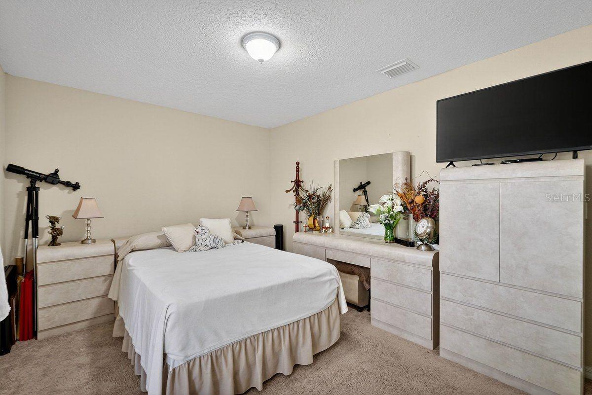 Image 21 of 47 For 26 Pacific Drive