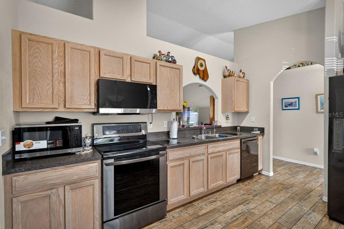 Image 30 of 47 For 26 Pacific Drive