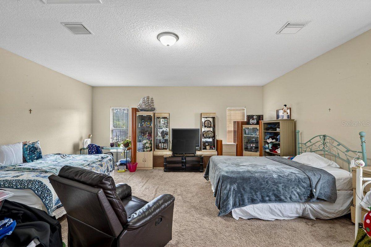 Image 8 of 47 For 26 Pacific Drive