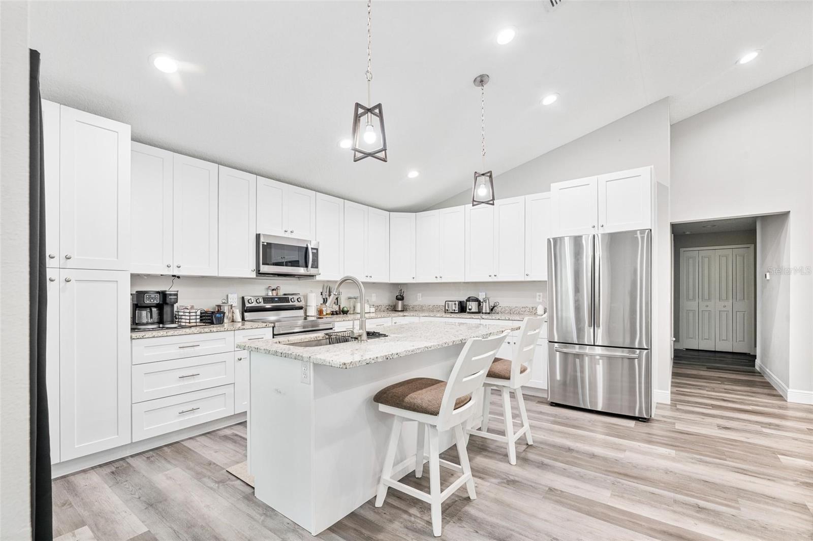 Image 11 of 41 For 2145 Hamilton Avenue