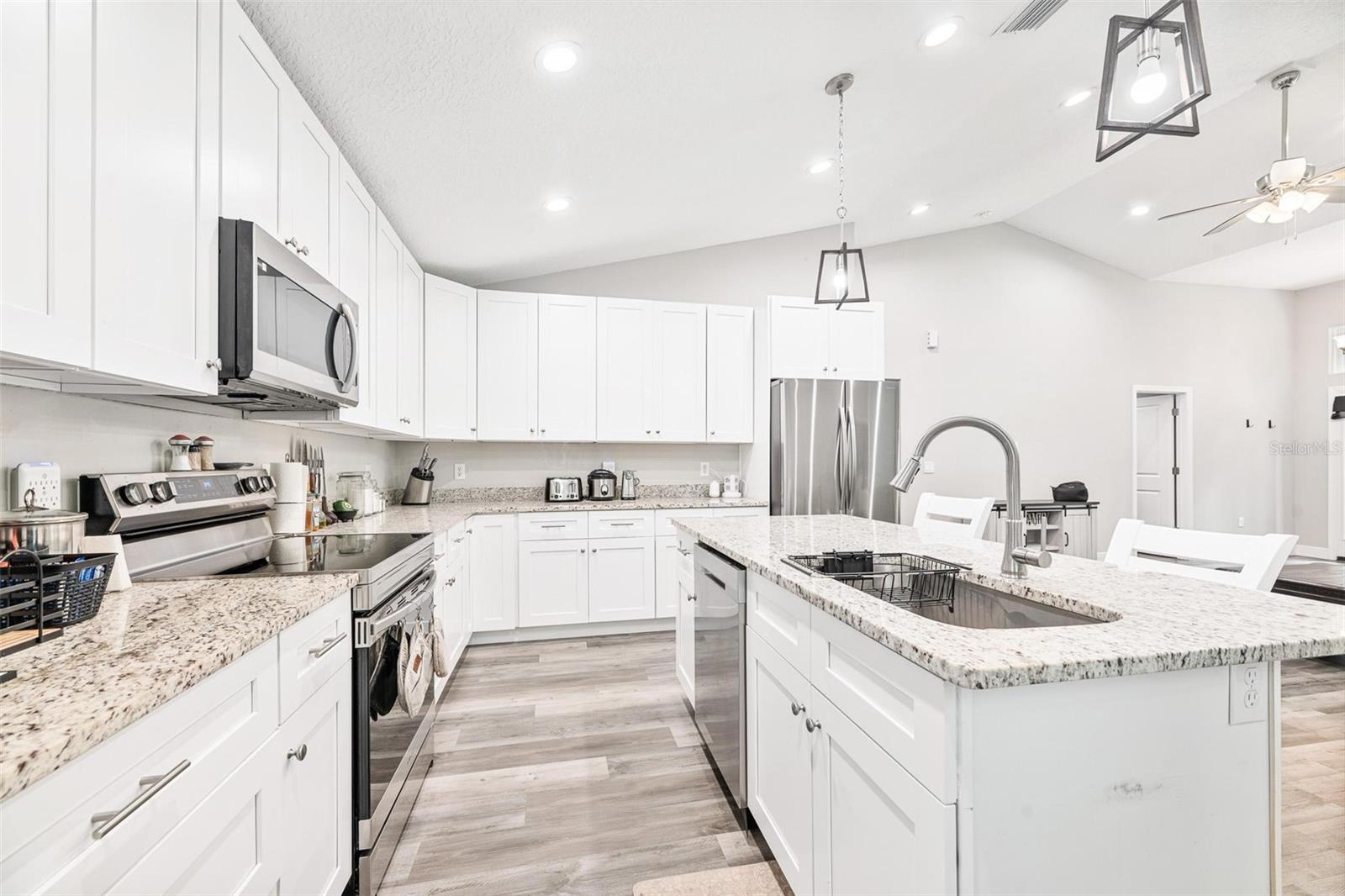 Image 13 of 41 For 2145 Hamilton Avenue