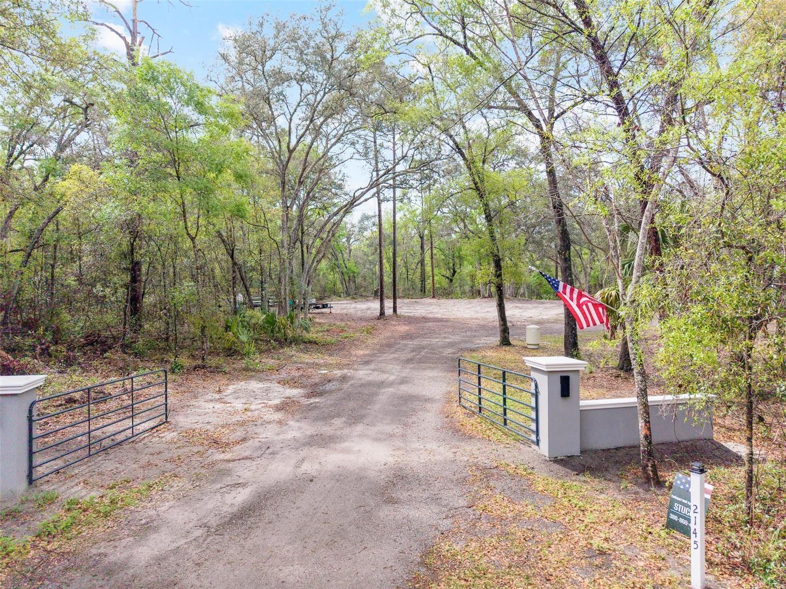 Image 33 of 41 For 2145 Hamilton Avenue