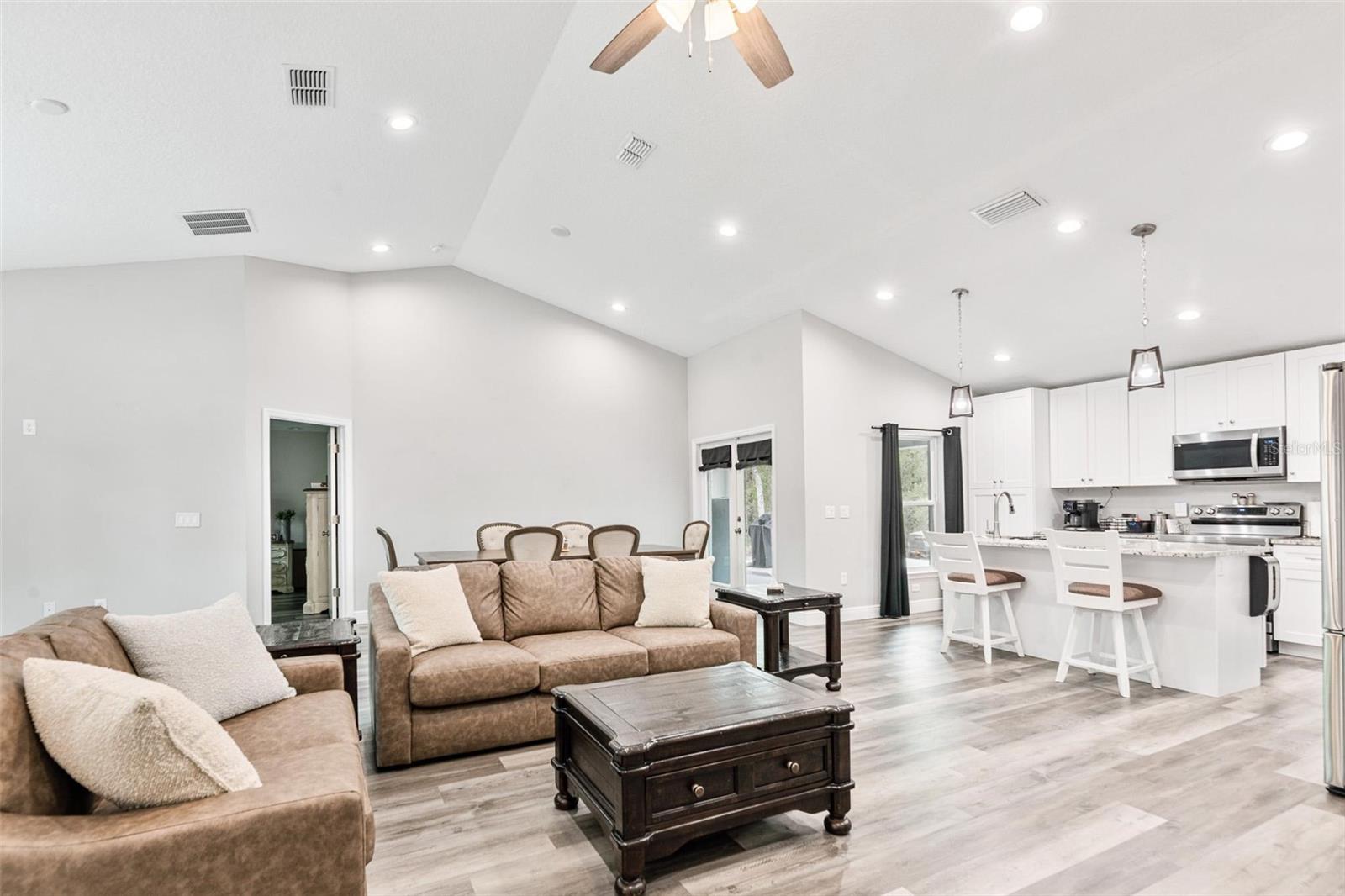 Image 5 of 41 For 2145 Hamilton Avenue