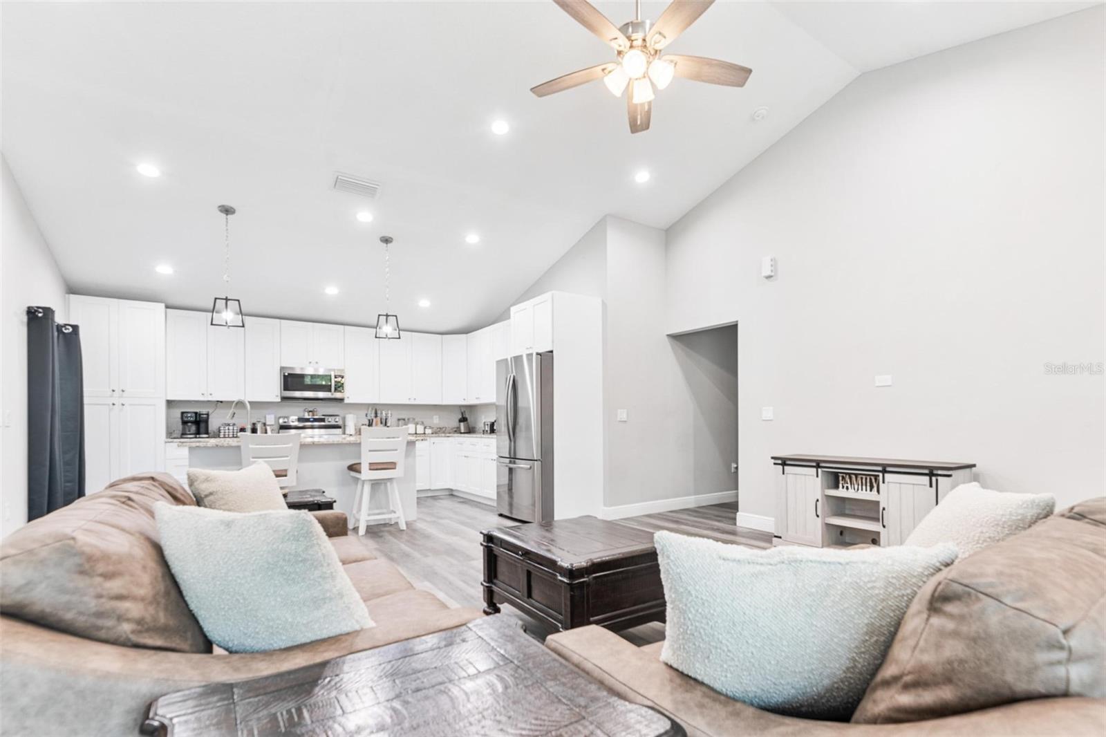 Image 7 of 41 For 2145 Hamilton Avenue