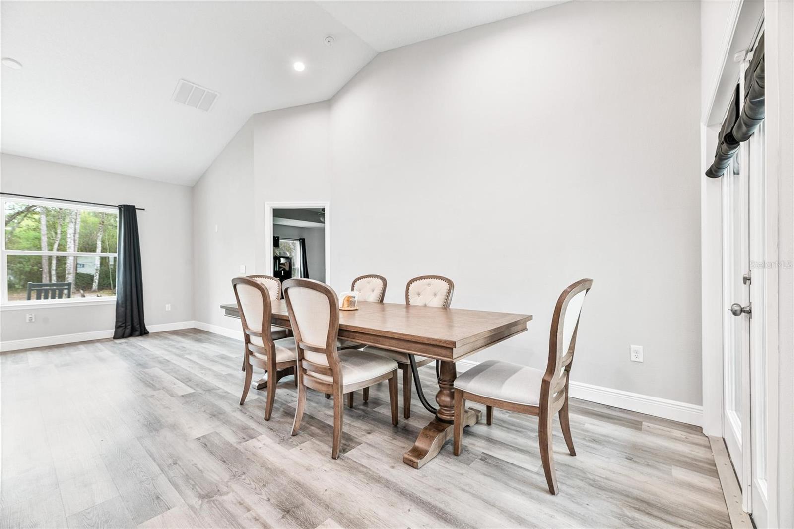 Image 9 of 41 For 2145 Hamilton Avenue