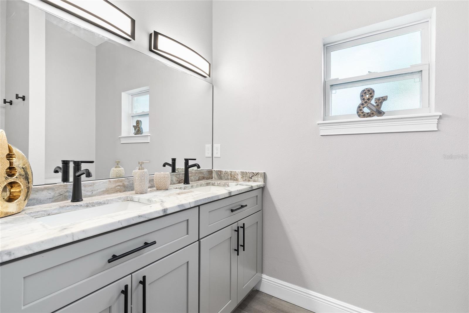 Image 21 of 48 For 1738 Palm Road