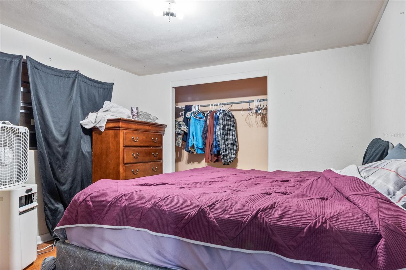 Listing photo id 10 for 4849 Grand Avenue