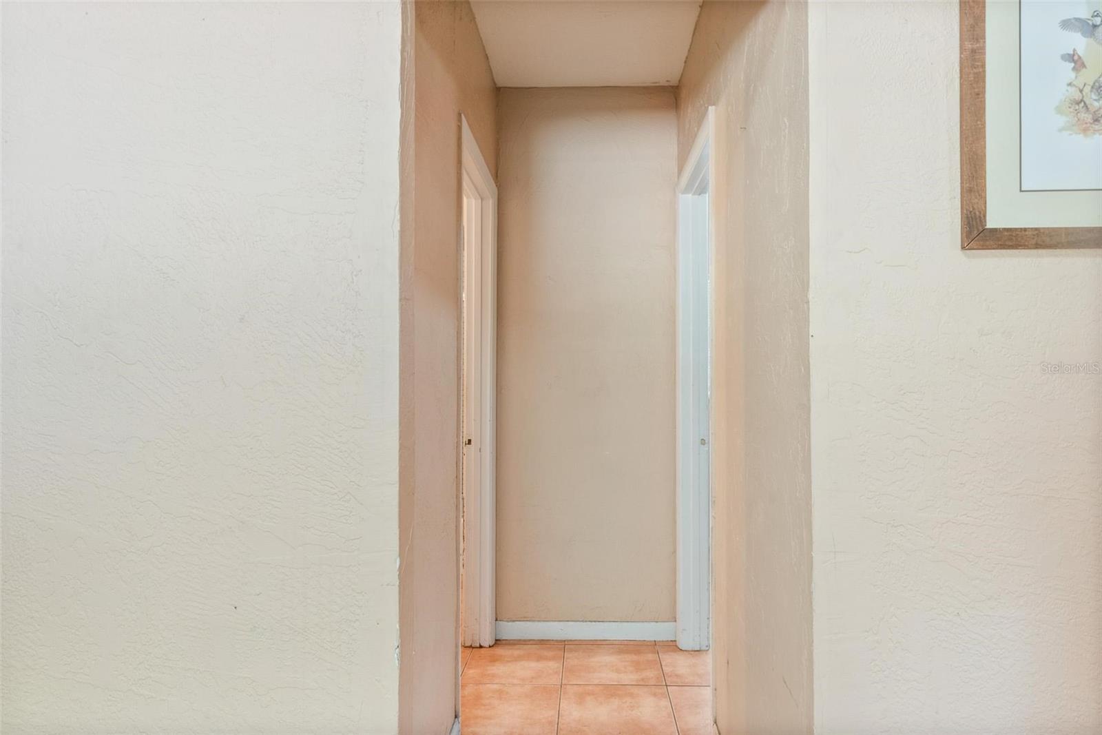 Listing photo id 18 for 4849 Grand Avenue