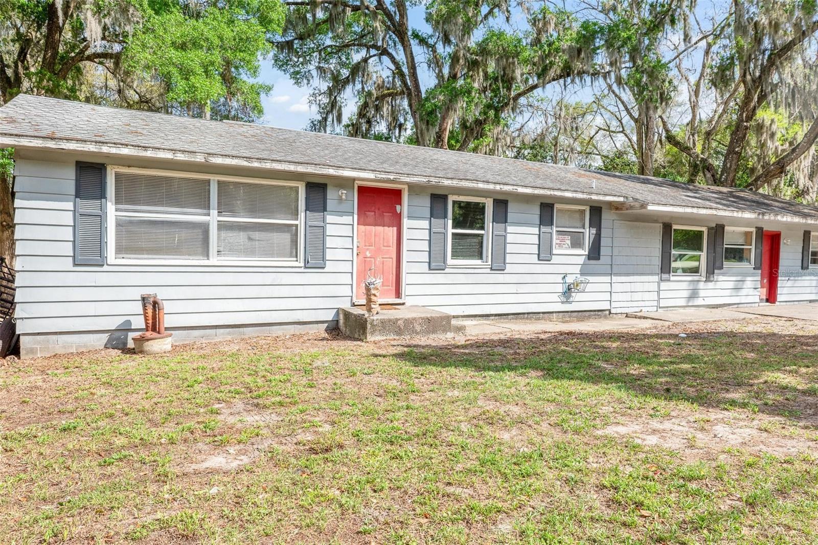 Listing photo id 1 for 4849 Grand Avenue