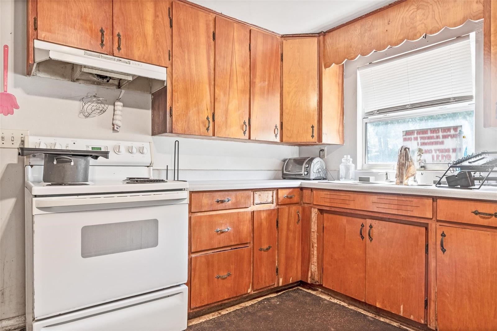 Listing photo id 7 for 4849 Grand Avenue