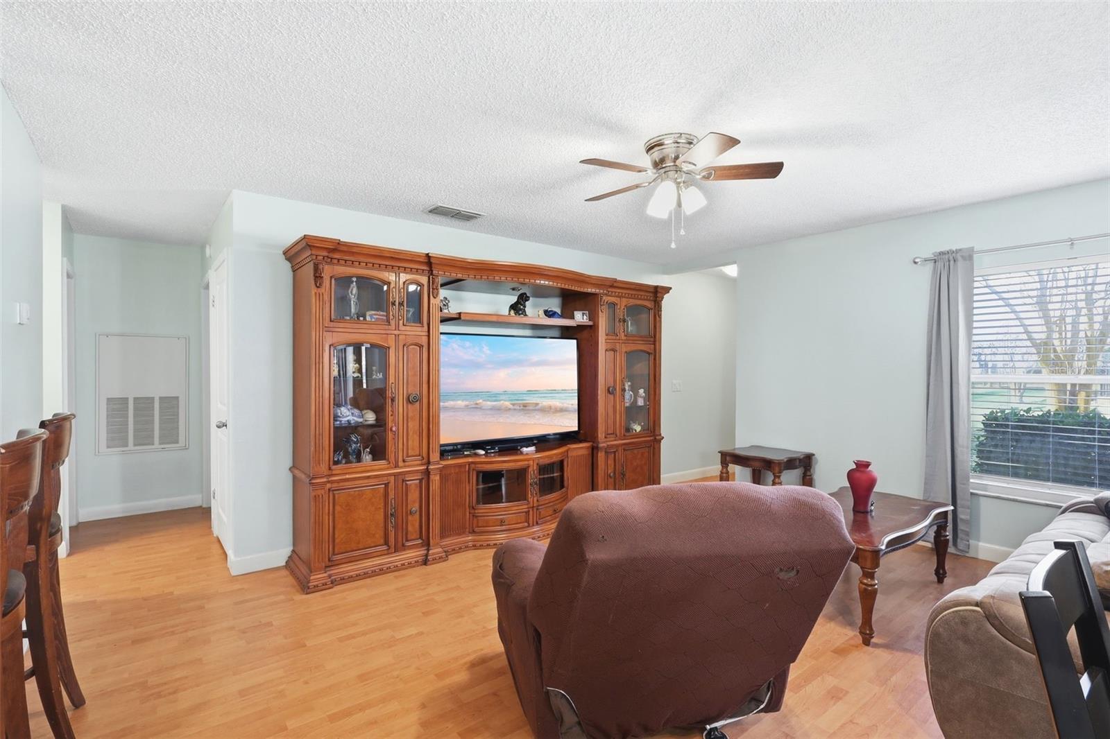 Image 19 of 37 For 5452 Michigan Street 5452-7