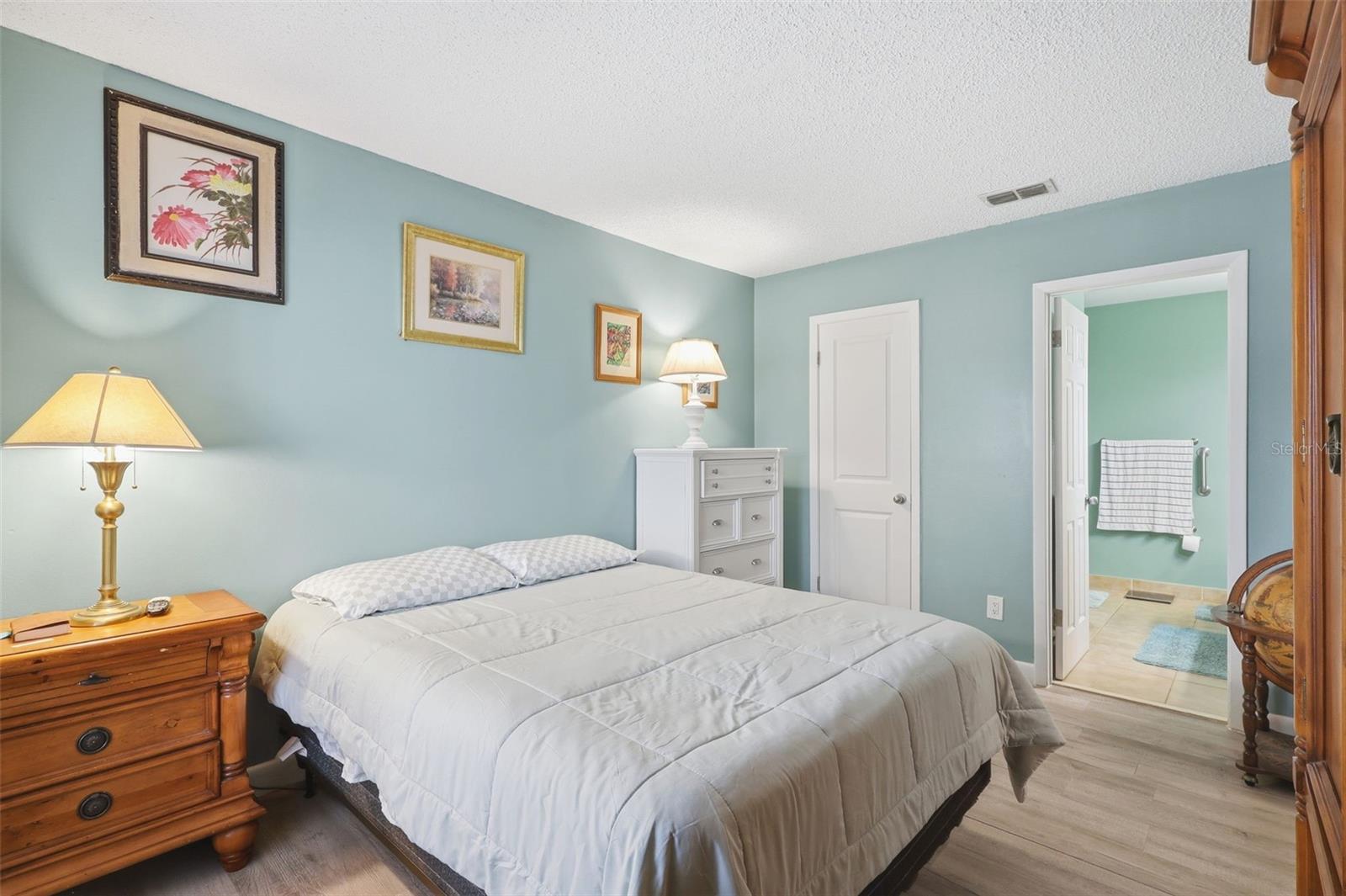 Image 31 of 37 For 5452 Michigan Street 5452-7