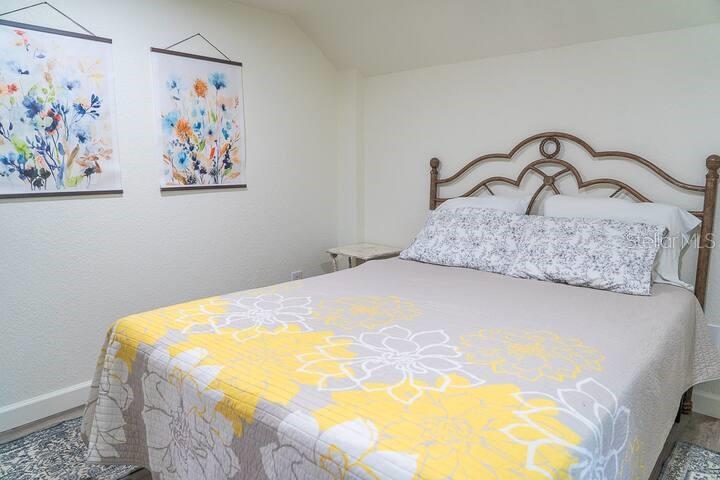 Image 12 of 18 For 318 Clake Street