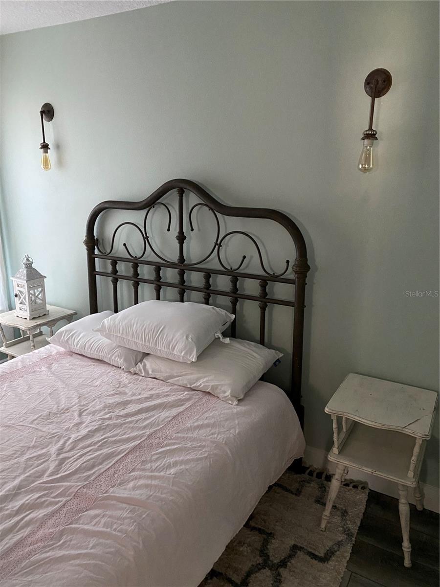 Image 15 of 18 For 318 Clake Street