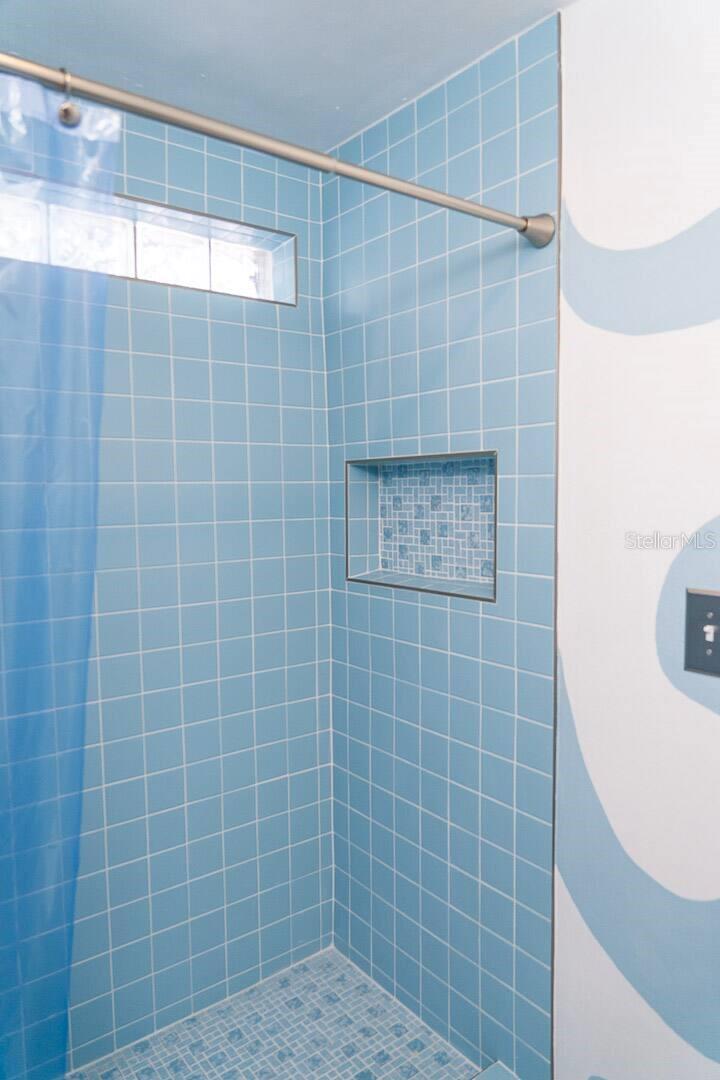 Image 7 of 18 For 318 Clake Street