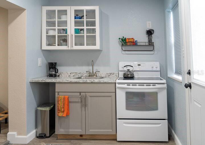 Image 9 of 18 For 318 Clake Street