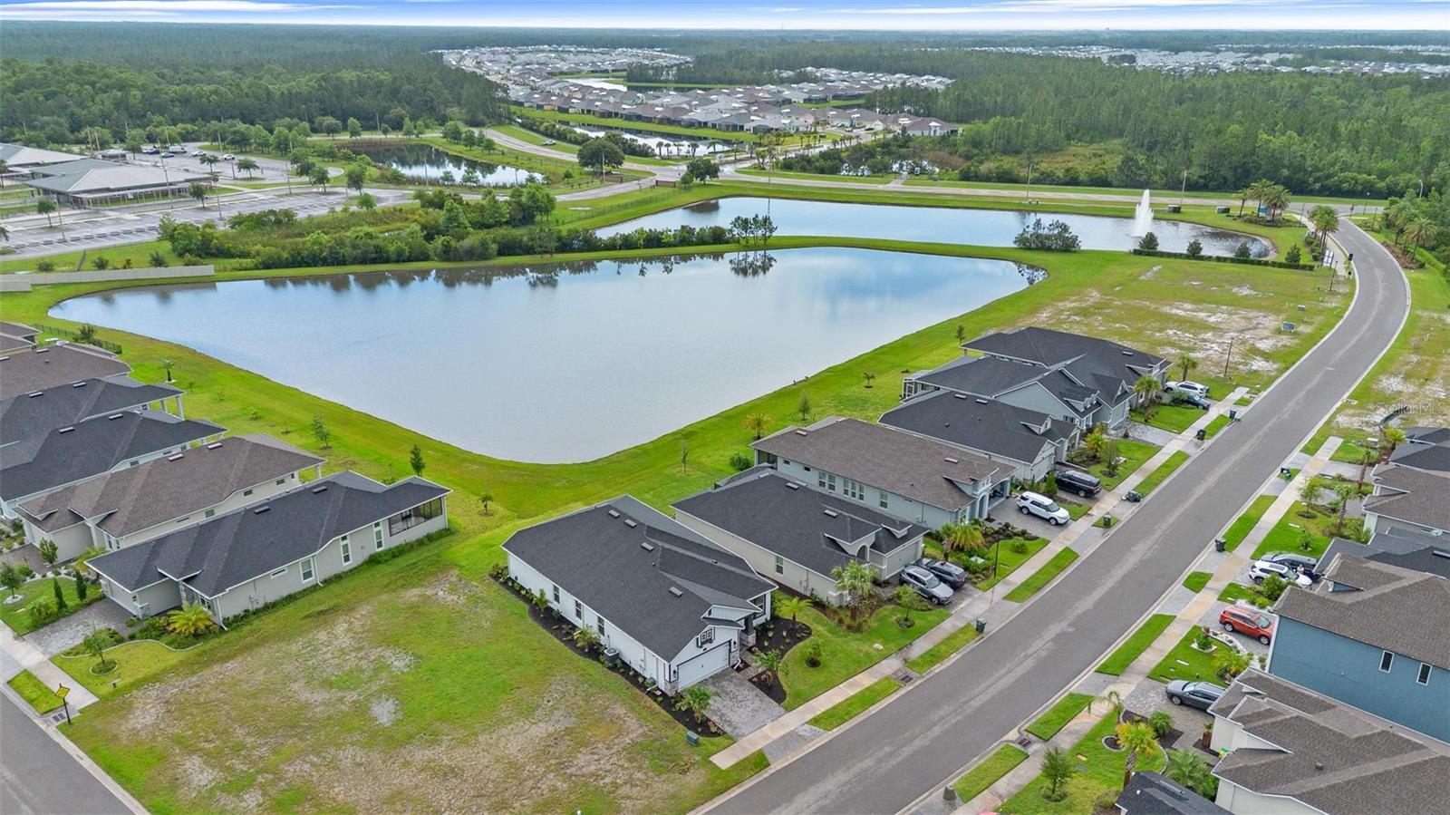 Image 29 of 43 For 141 Mosaic Boulevard