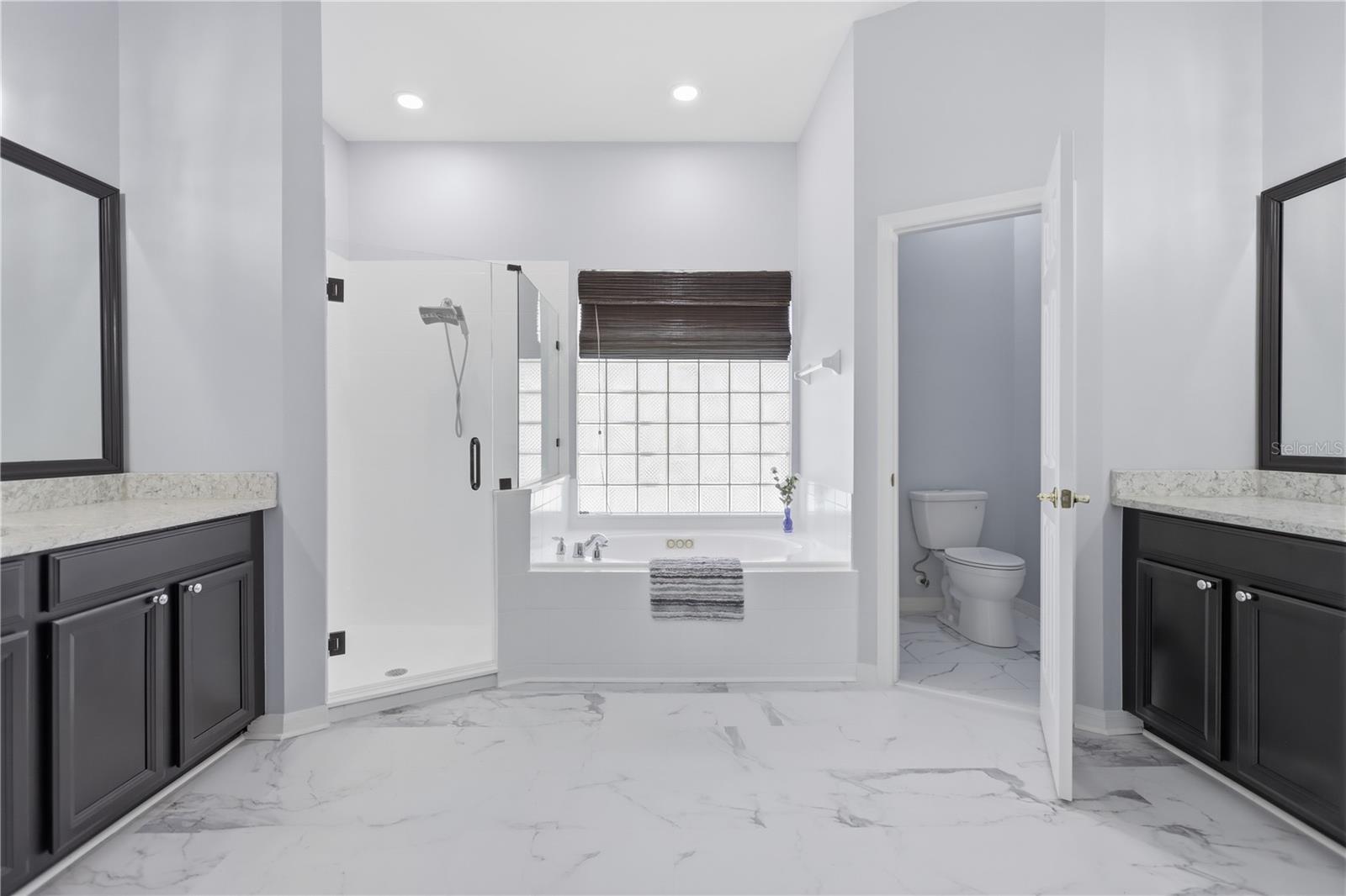 Image 14 of 34 For 486 Woodford Drive