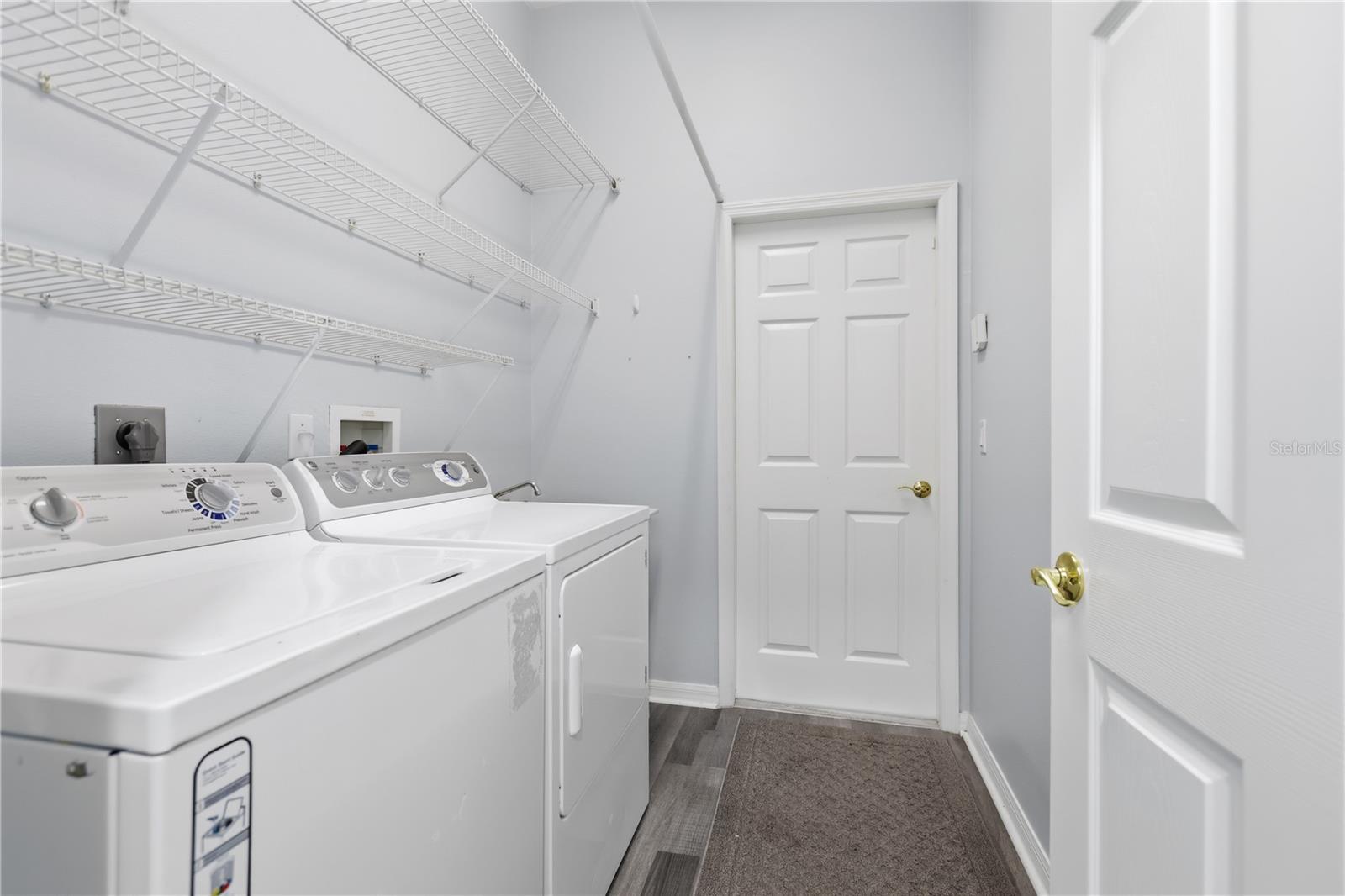 Image 21 of 34 For 486 Woodford Drive