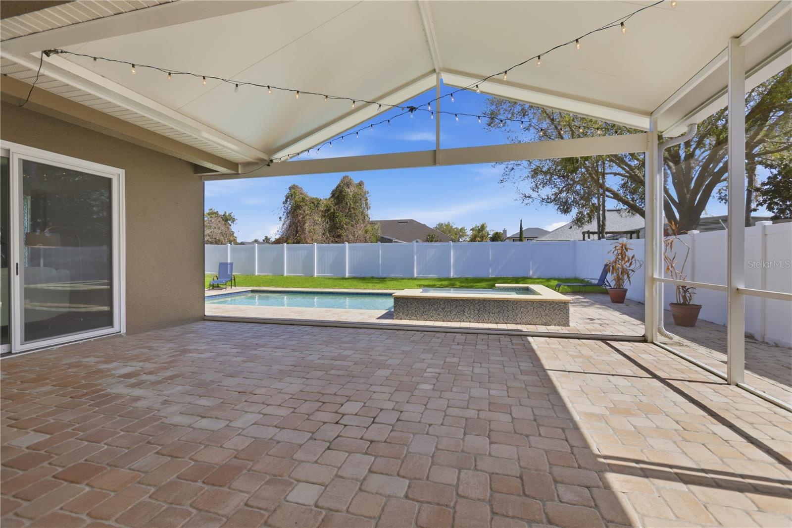 Image 24 of 34 For 486 Woodford Drive