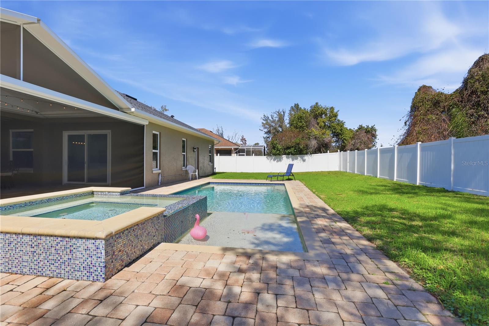 Image 25 of 34 For 486 Woodford Drive