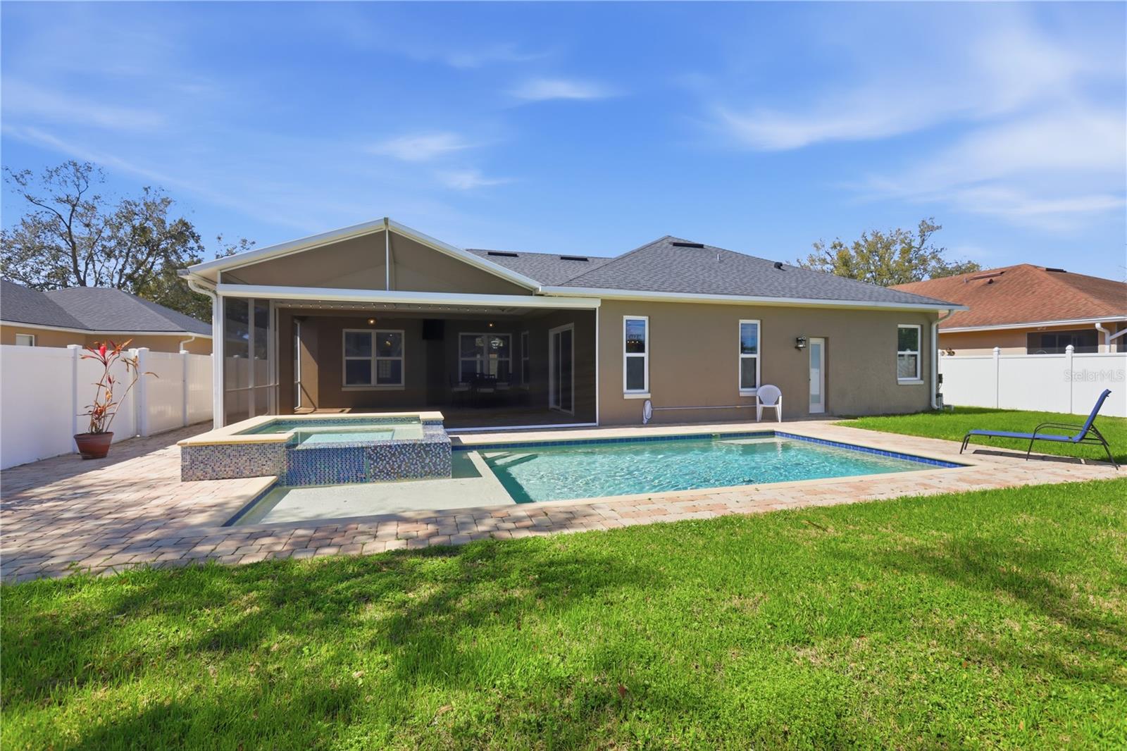 Image 26 of 34 For 486 Woodford Drive