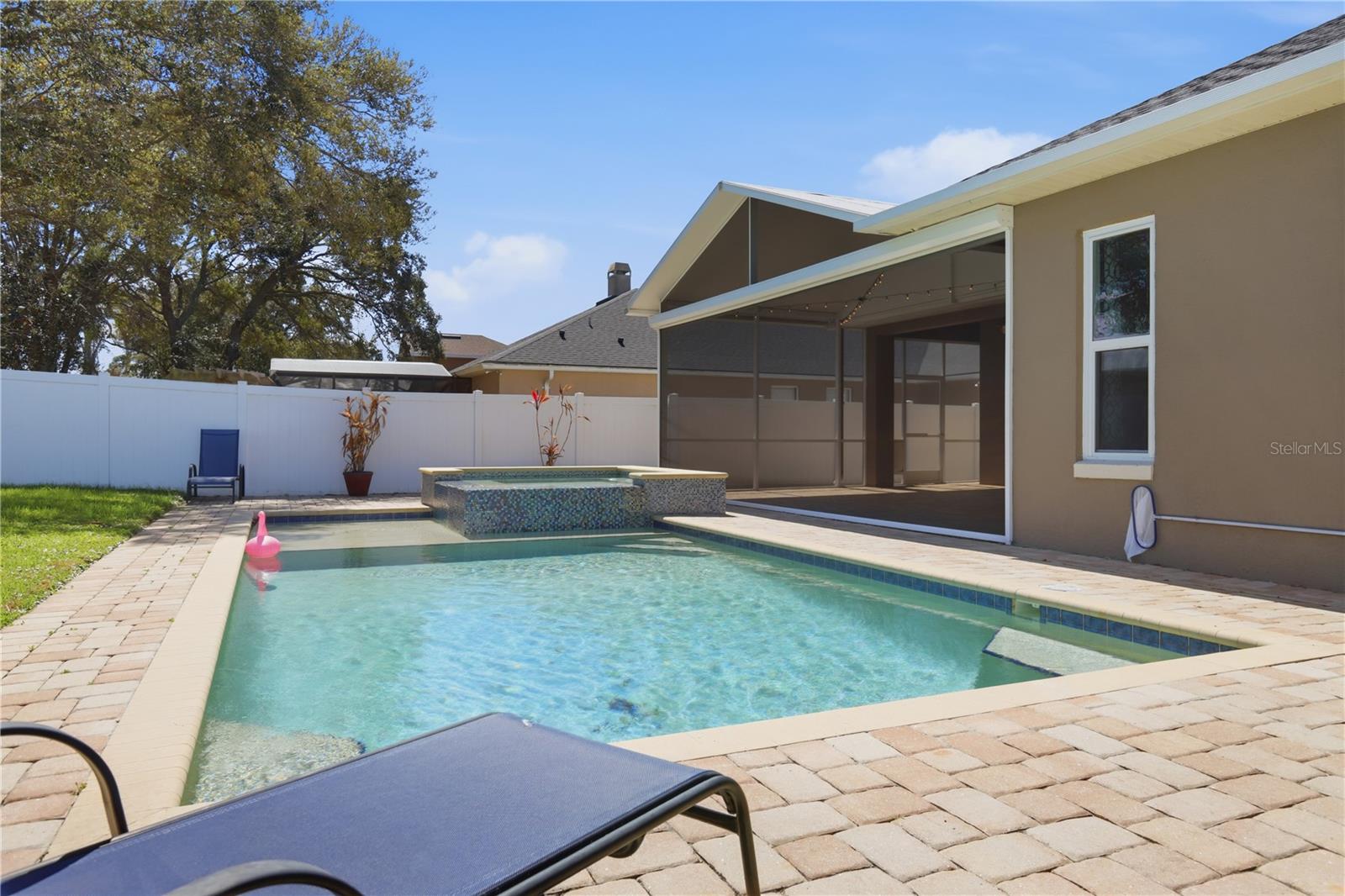 Image 27 of 34 For 486 Woodford Drive