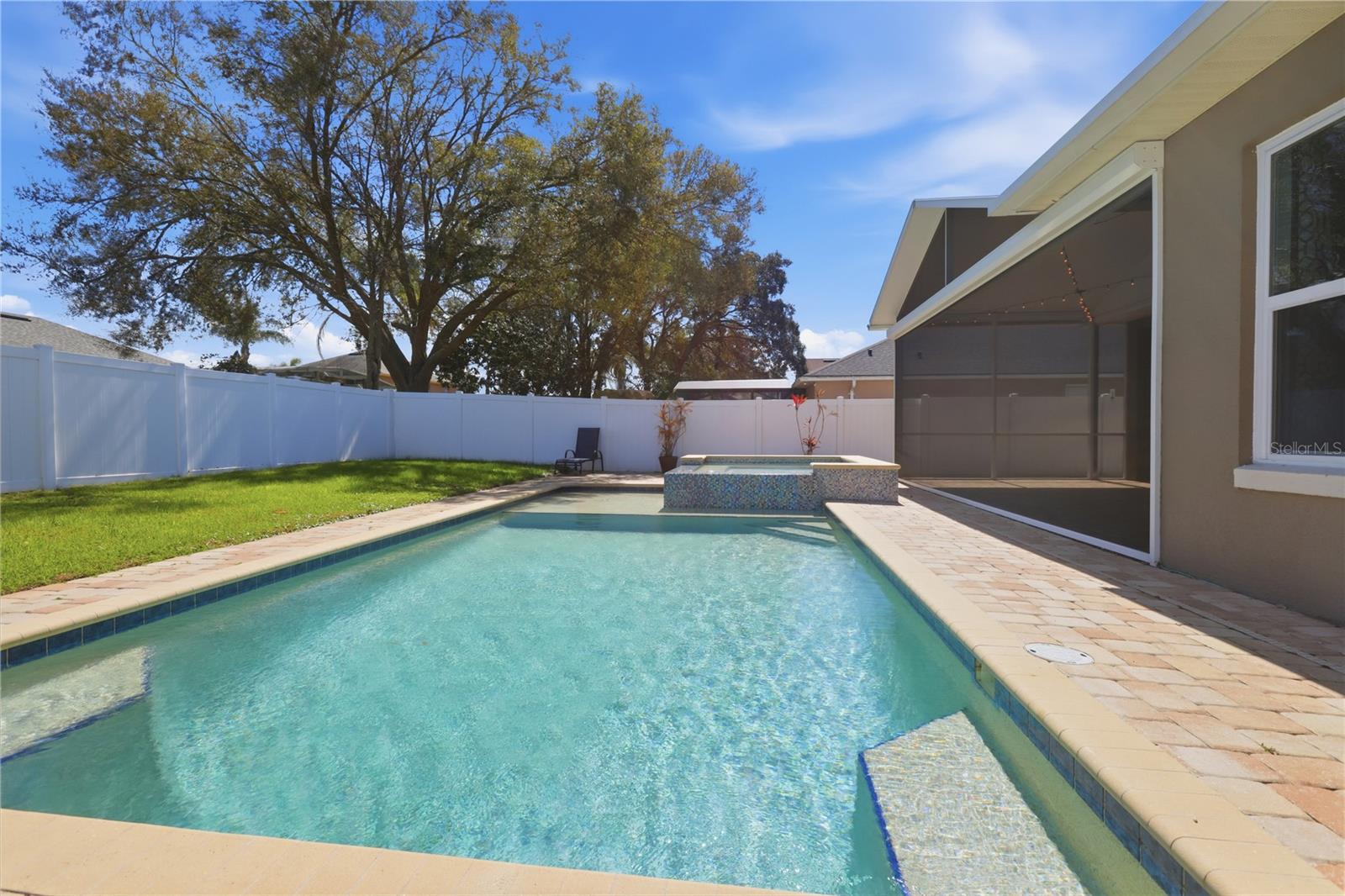 Image 28 of 34 For 486 Woodford Drive