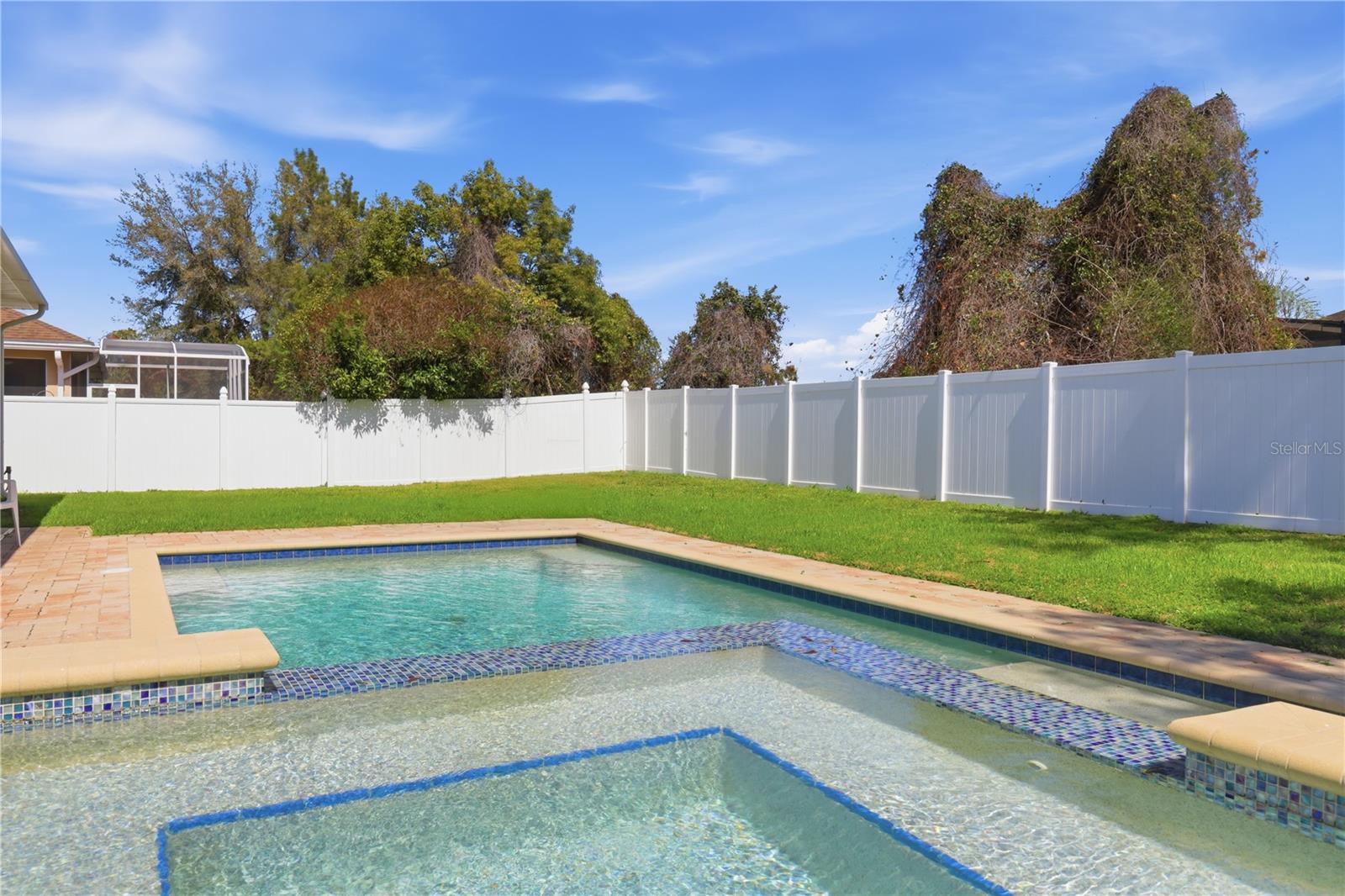 Image 29 of 34 For 486 Woodford Drive