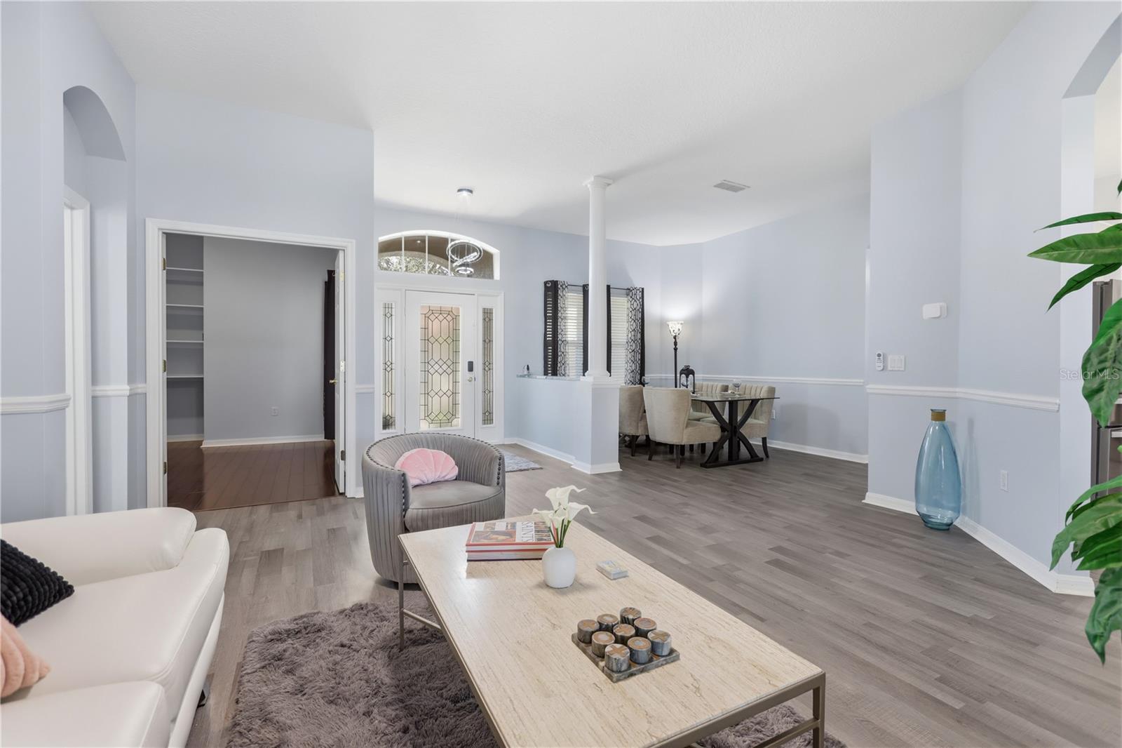 Image 4 of 34 For 486 Woodford Drive