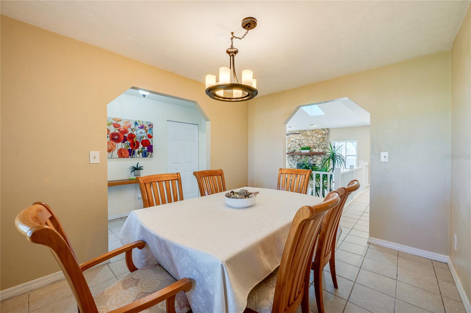 Image 18 of 76 For 609 Andrews Street