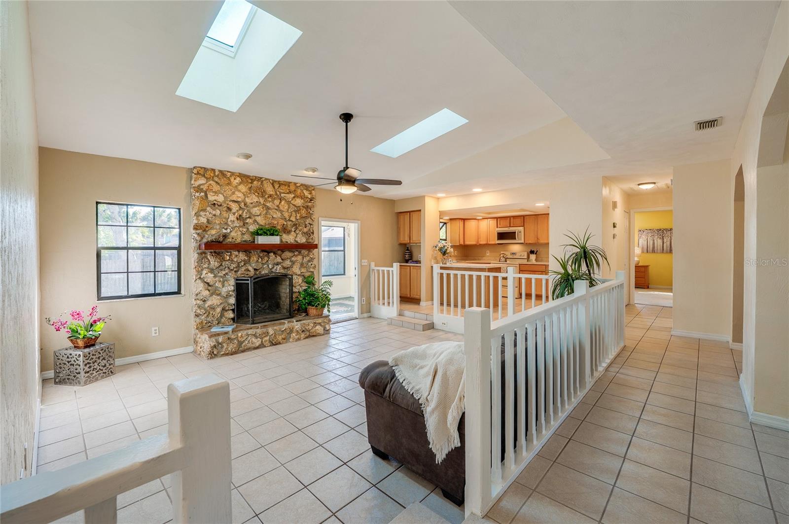 Image 22 of 76 For 609 Andrews Street