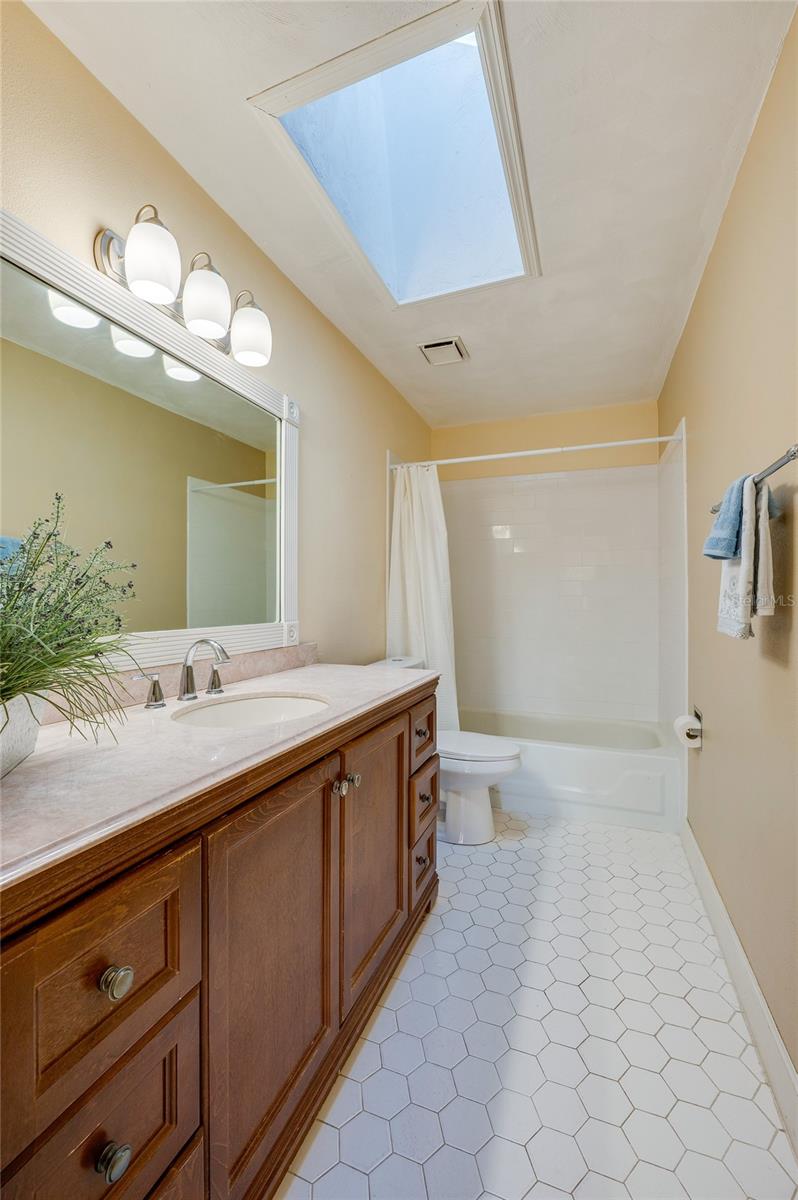 Image 37 of 76 For 609 Andrews Street