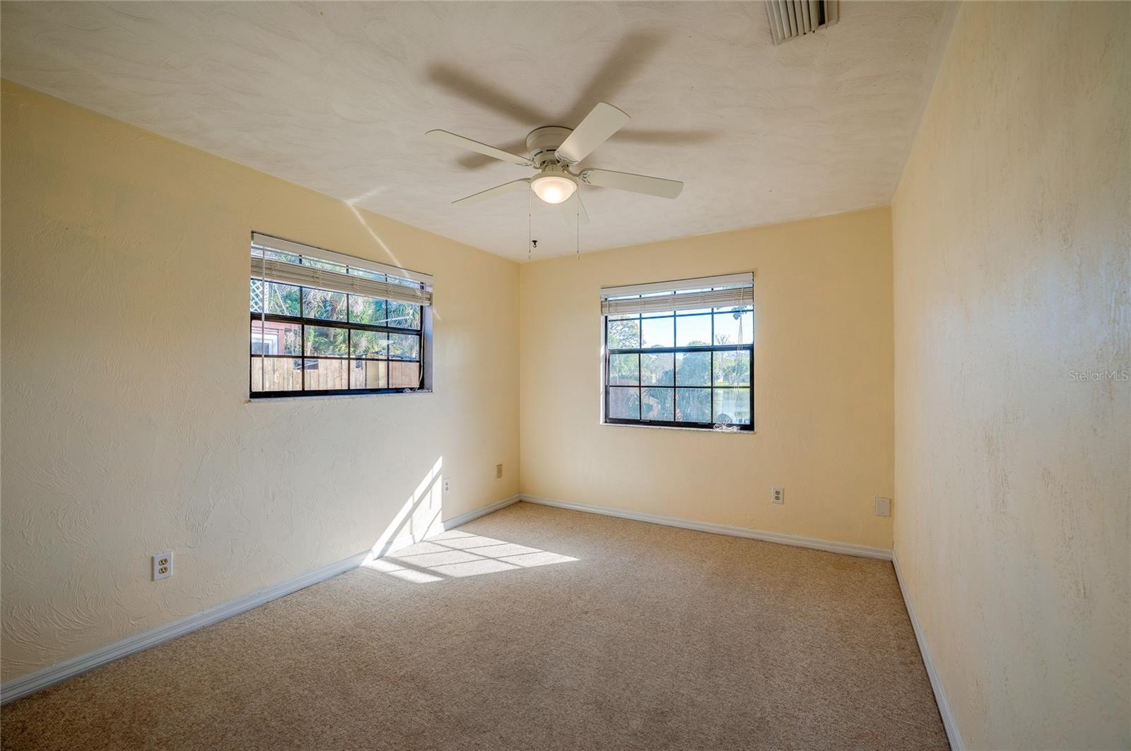 Image 41 of 76 For 609 Andrews Street