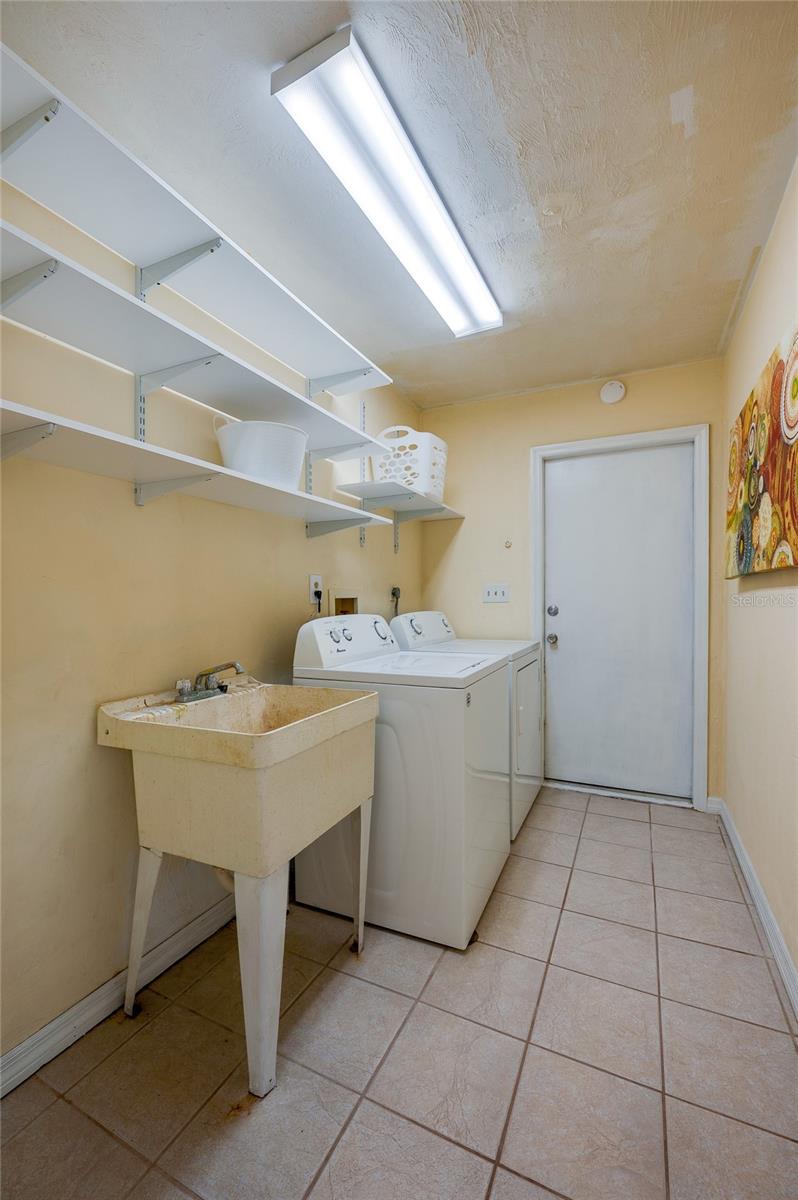 Image 46 of 76 For 609 Andrews Street