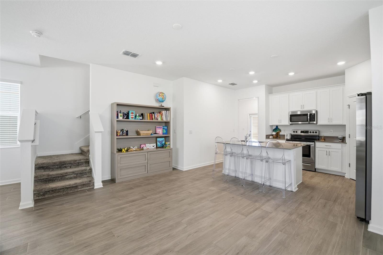 Image 10 of 30 For 6032 Blissful Street