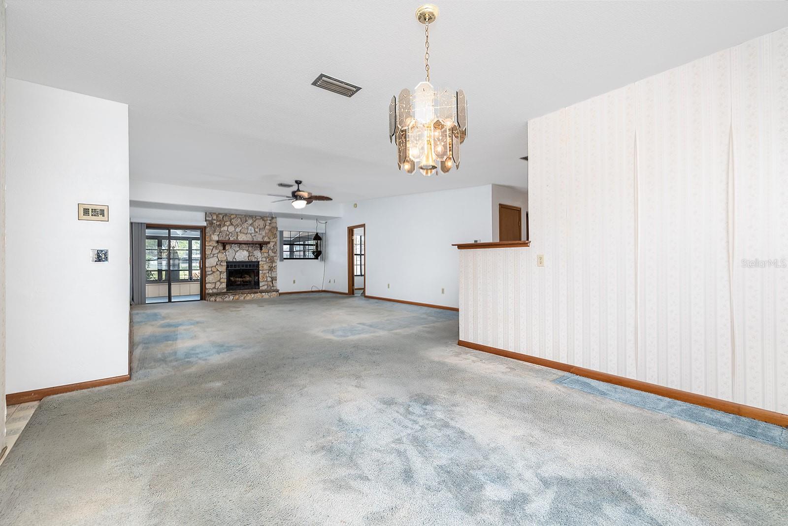 Image 12 of 39 For 627 Ipswich Lane