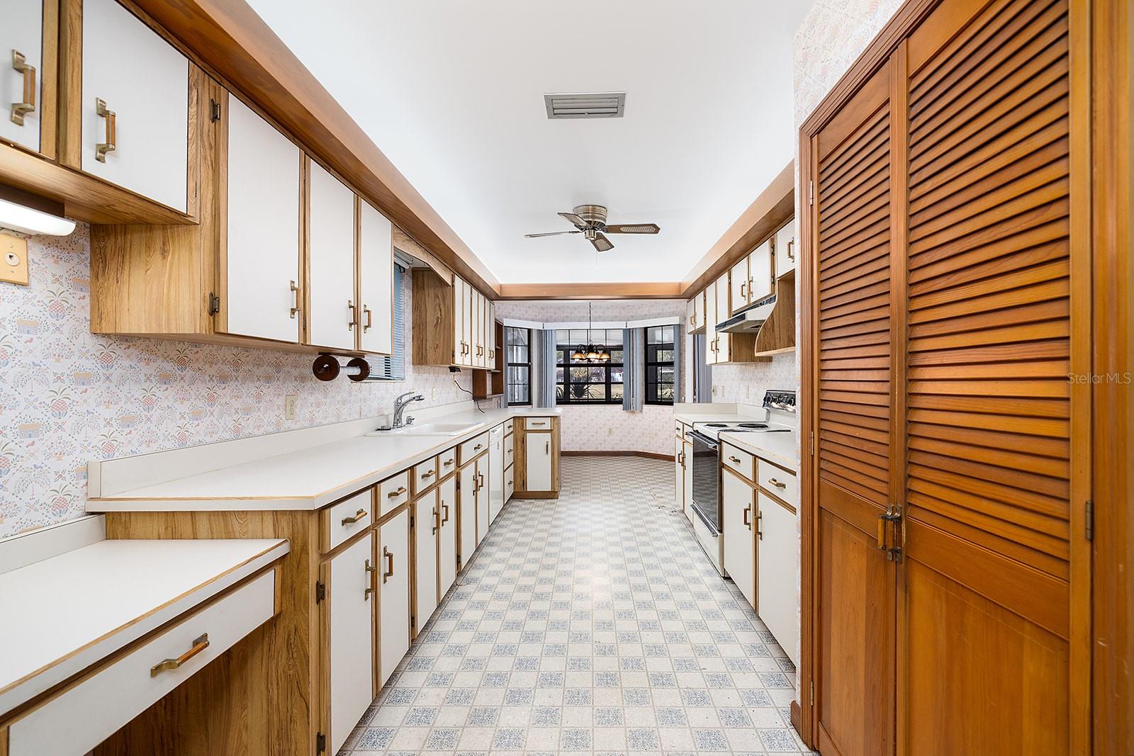 Image 13 of 39 For 627 Ipswich Lane