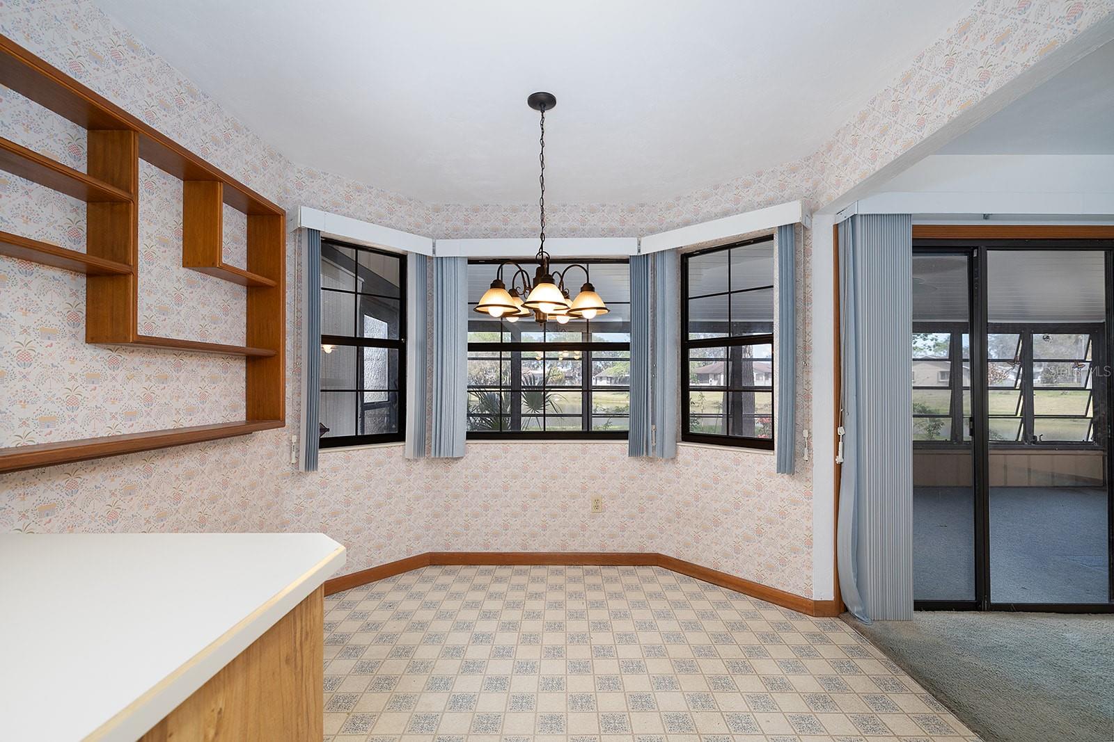 Image 16 of 39 For 627 Ipswich Lane